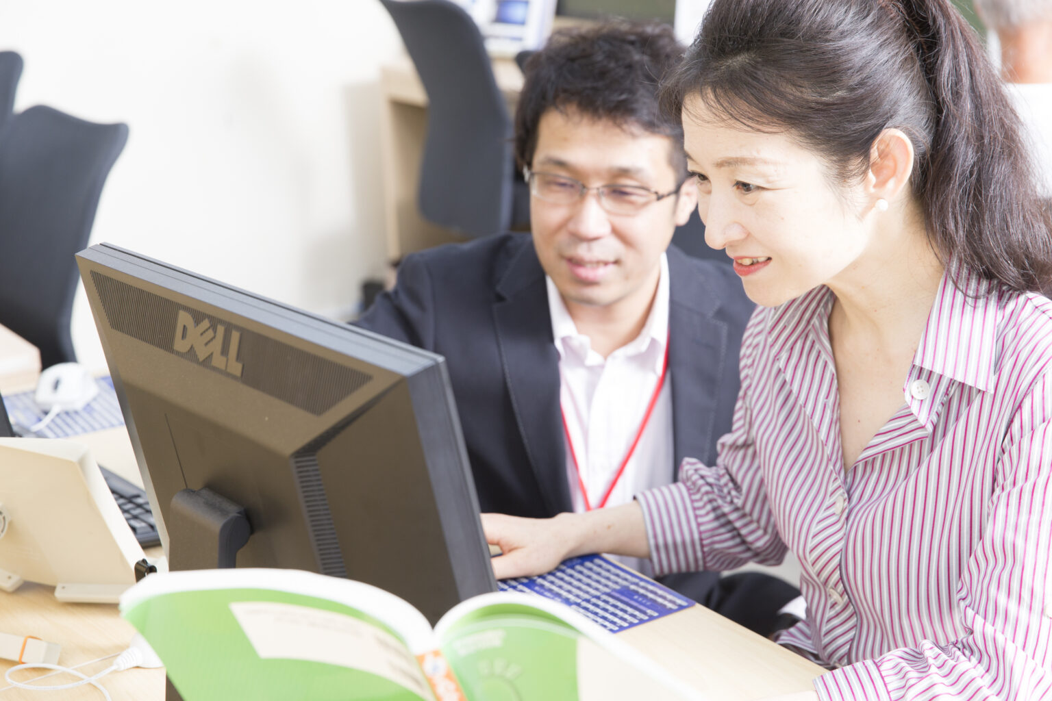 受講生に教える代表の荻田宗明
